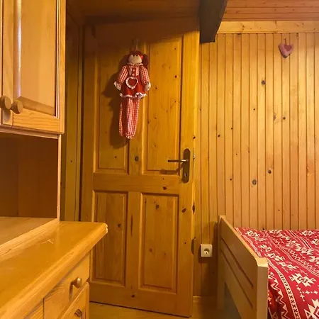 Forest シャレー Zalesina